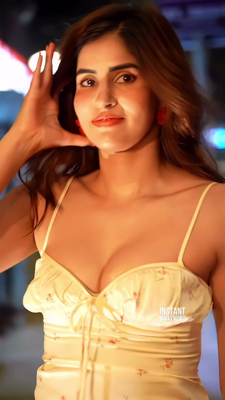 MALIK YUMMY LUSTY CLEAVAGE SEDUCTIVE TEASE HQ VIDEOS 2 2