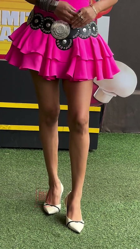 CHICK NIA SHARMA IRRESISTIBLE CLEAVAGE AND SEXY THIGHS TEASE IN MINI SKIRT VID 2 4