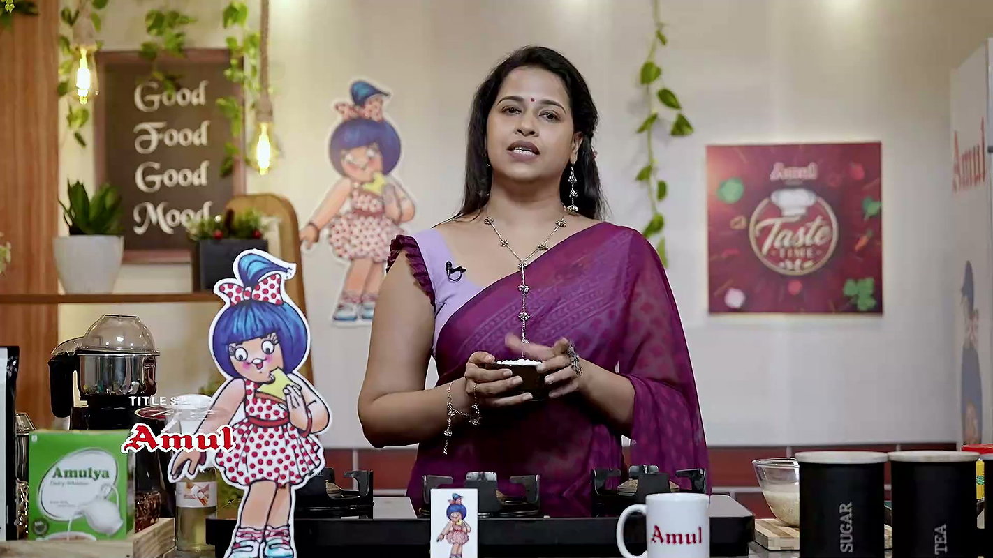 Venugopal Sexy Big Deep Navel throug saree 2