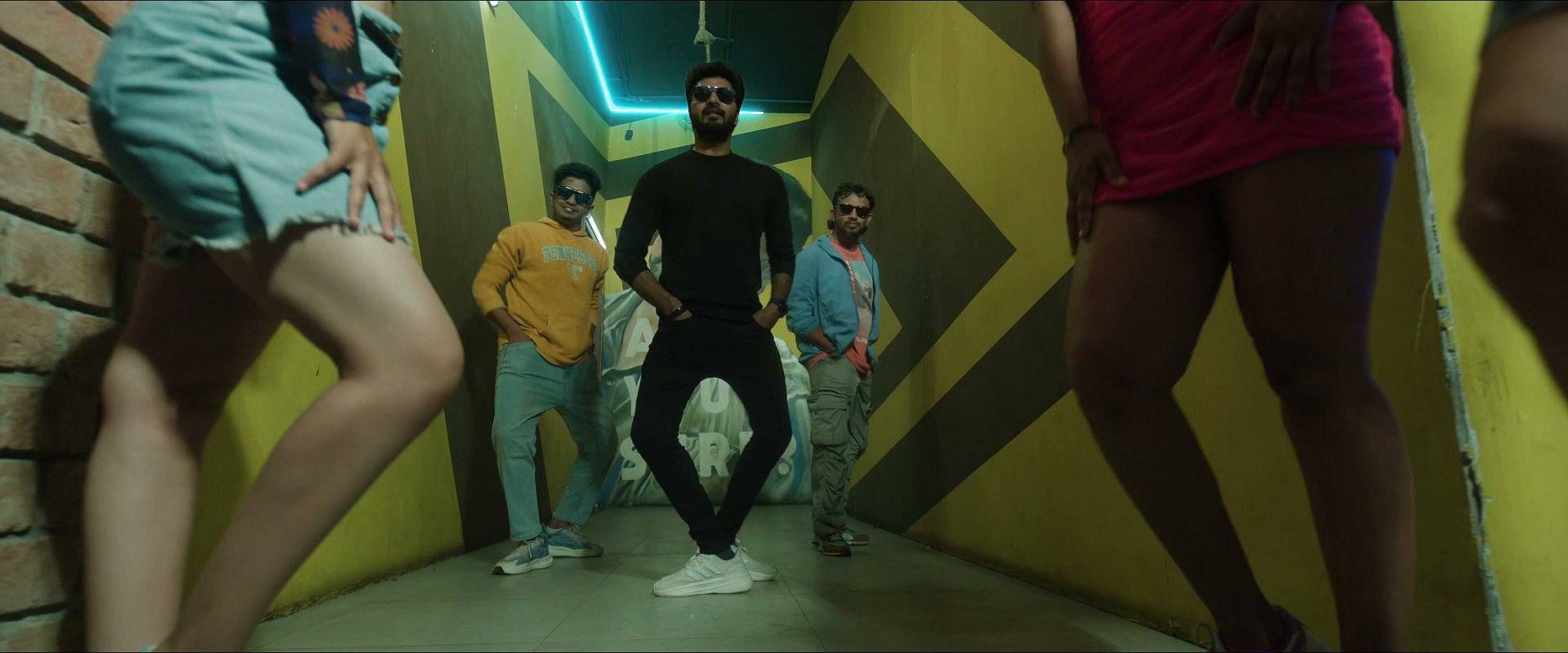 Sattendru_Maarudhu_Vaanilai_0