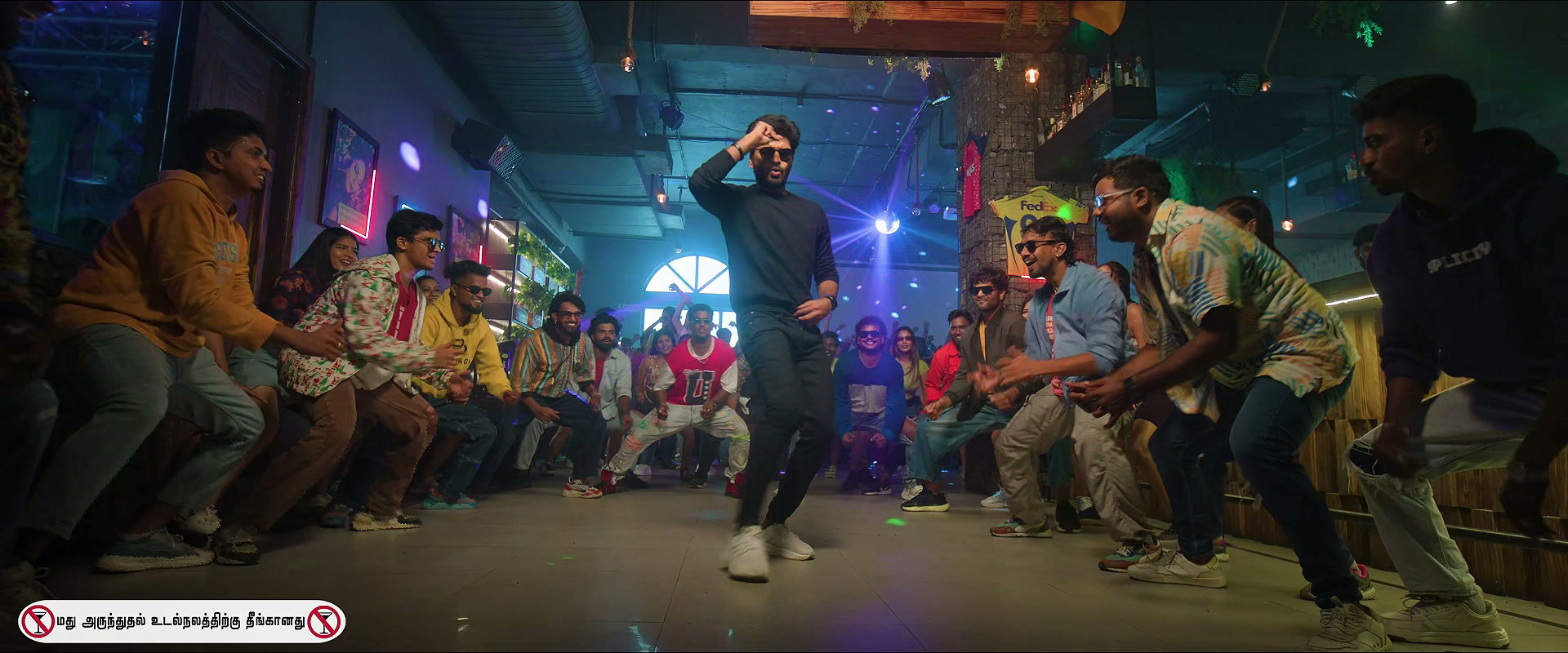 Sattendru_Maarudhu_Vaanilai_0