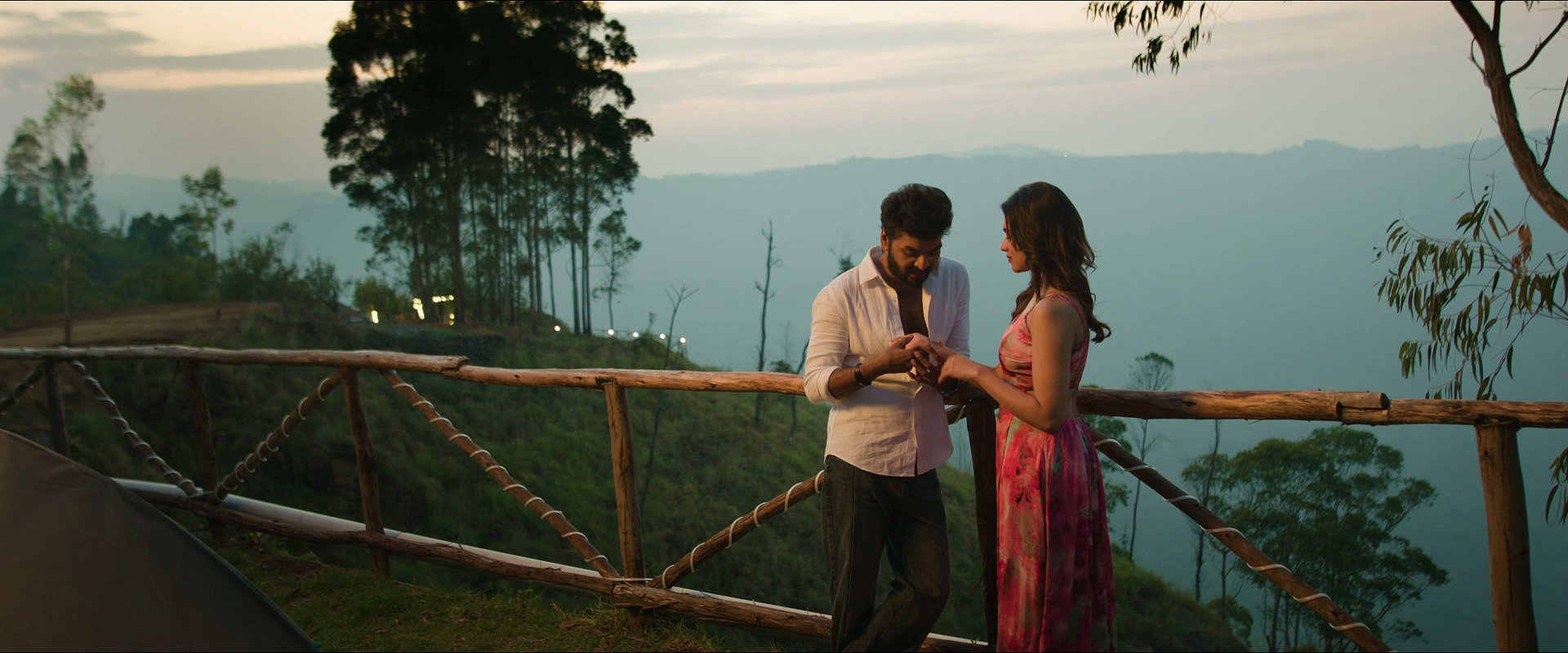 Sattendru_Maarudhu_Vaanilai_4