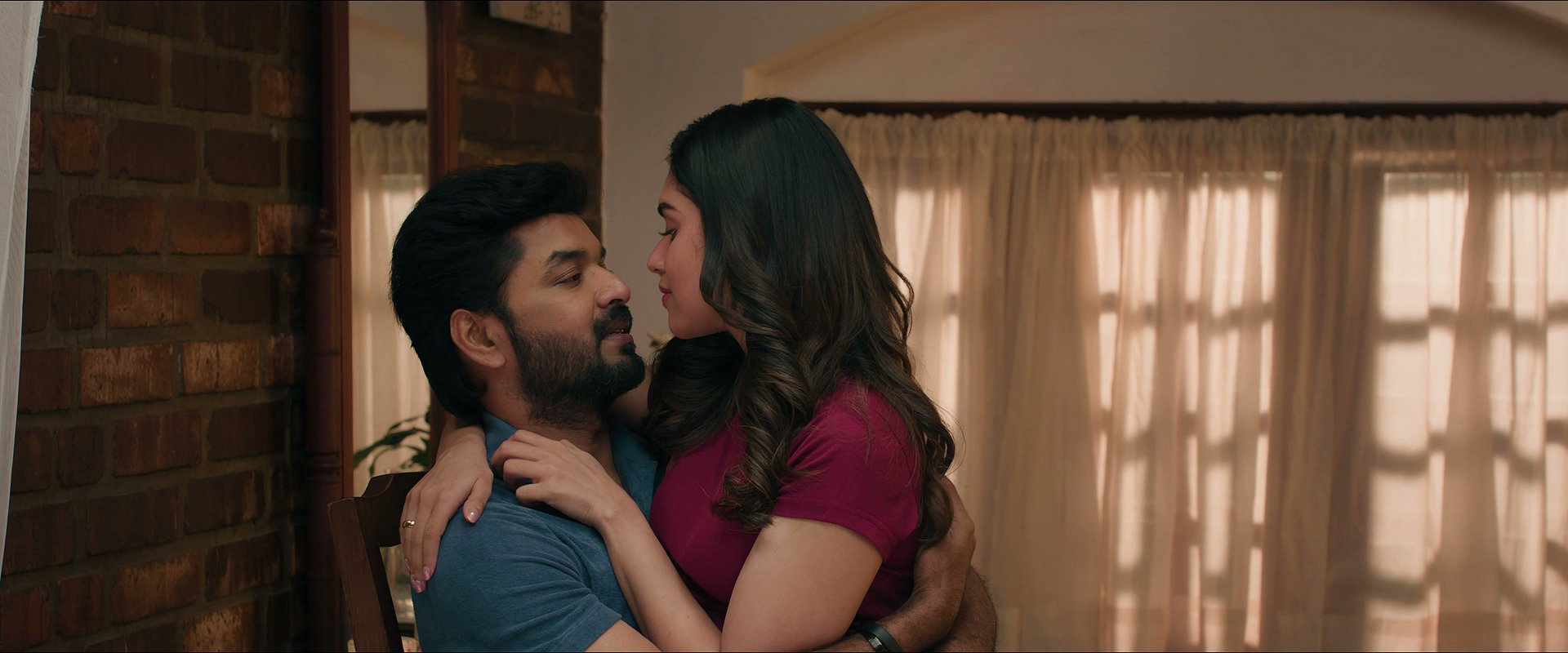 Sattendru_Maarudhu_Vaanilai_joined_j1