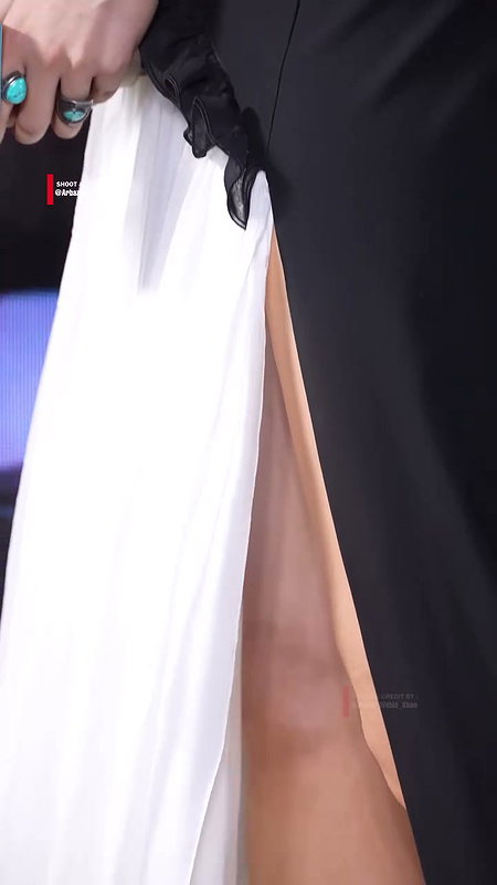 RAUNCHY CAPTIVATING KRITI SANON NAUGHTY FAP CHICK LOOKS VIDEOSS 2 3