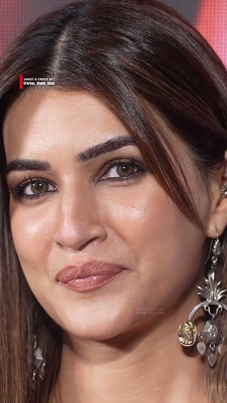 RAUNCHY CAPTIVATING KRITI SANON NAUGHTY FAP CHICK LOOKS VIDEOSS 2 4