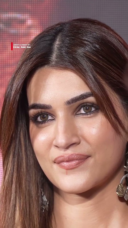 RAUNCHY CAPTIVATING KRITI SANON NAUGHTY FAP CHICK LOOKS VIDEOSS 2 4
