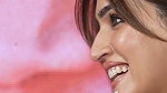 RAUNCHY CAPTIVATING KRITI SANON NAUGHTY FAP CHICK LOOKS VIDEOSS 2 9