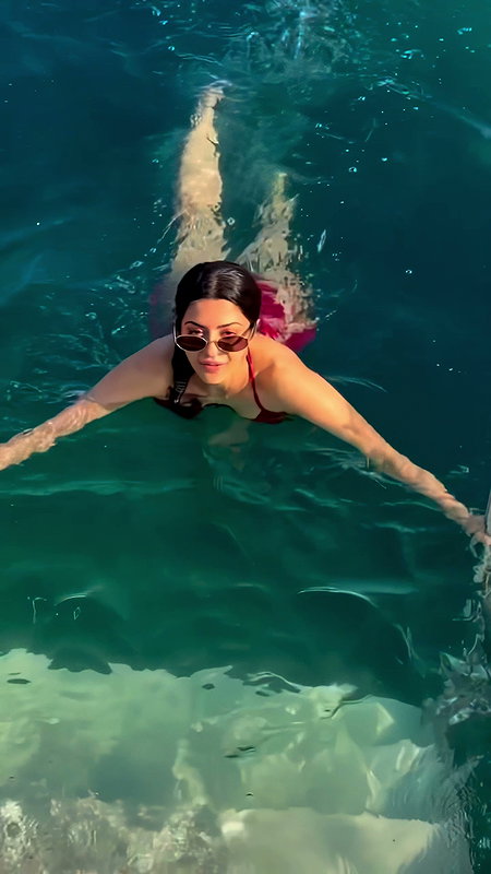 STUNNING HOTTIE IN BIKINI SEDUCTION HQ VIDEO 2