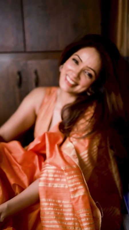 MALVADE CUM DESERVING AMPLE CLEAVAGE EXPOSE SHOOT 2