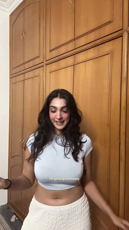 desi girl sexy deep navel in white top 2 2