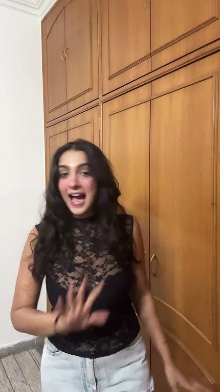 desi girl sexy deep navel in white top 2 2