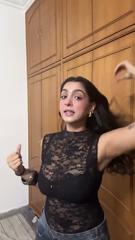 desi girl sexy deep navel in white top 2 2