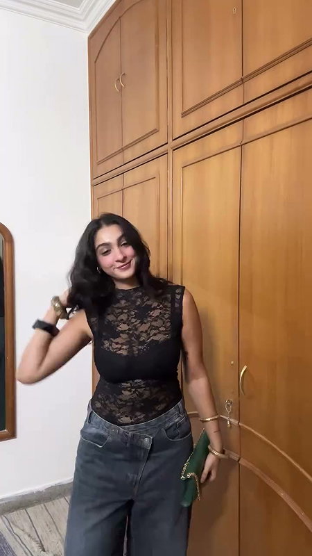 desi girl sexy deep navel in white top 2 2