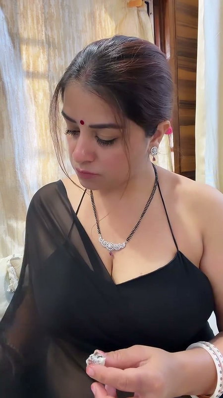 sizzling hot in black saree 2 2
