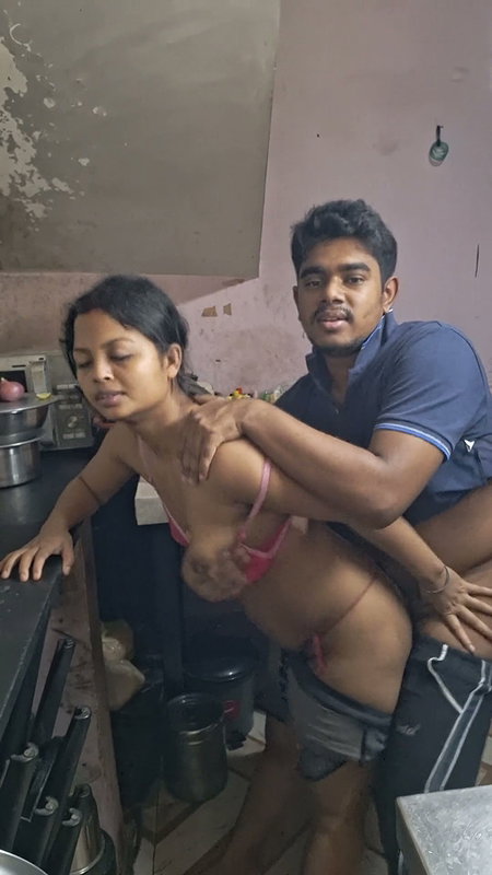 Desi Ex-hot Wife Sex Boyfriend Night Alone Cooking Time