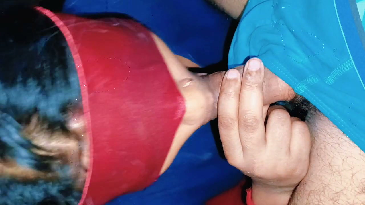 Desi Stepsister in Law Inserted the Dewar Big Penis Inside Her Throat. Cumshot in Mouth and Indian Bhabhi Face Fucking Video