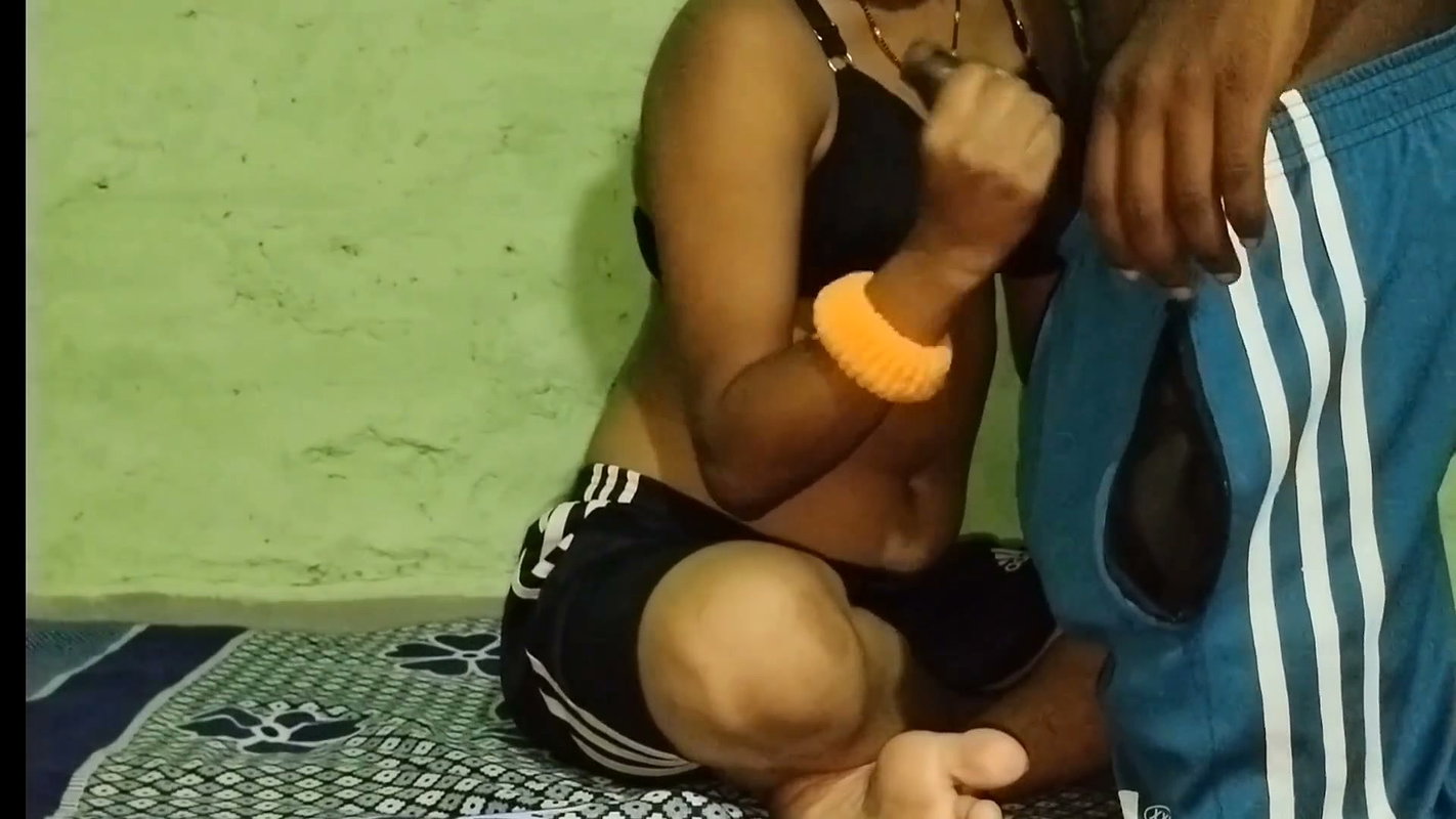 Indian Hot Bhabhi Romence And blowjob