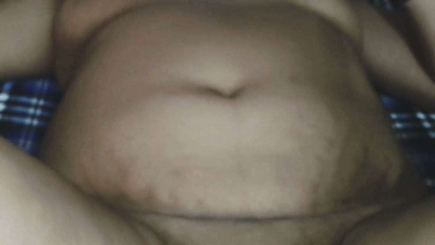 Sister-in-law Got Her Pussy Fucked by Applying Oil on Brother-in-law’s Penis