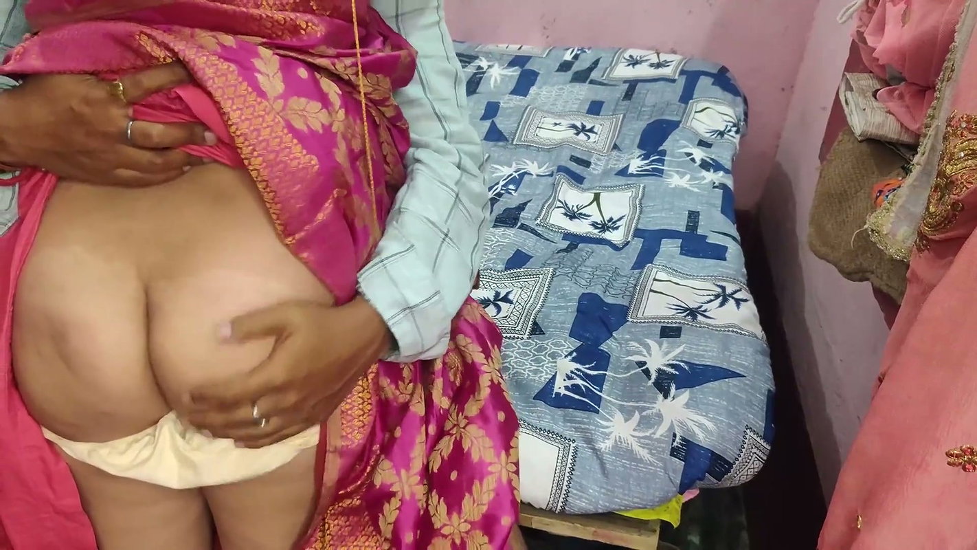 First Time Sex With My Teen Stepsister in Saree – I Fuck Virgin Desi Stepsister in Home