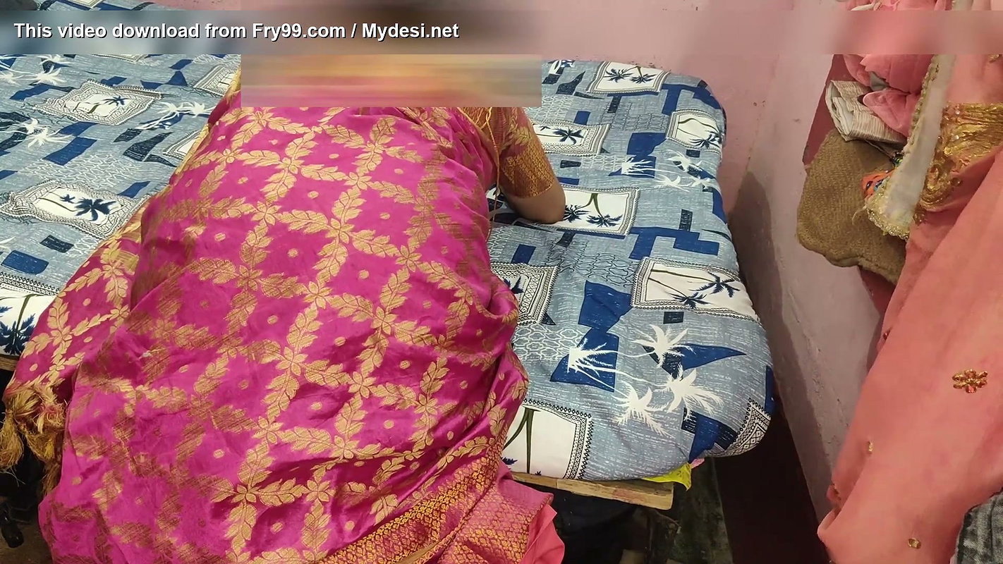 First Time Sex With My Teen Stepsister in Saree – I Fuck Virgin Desi Stepsister in Home