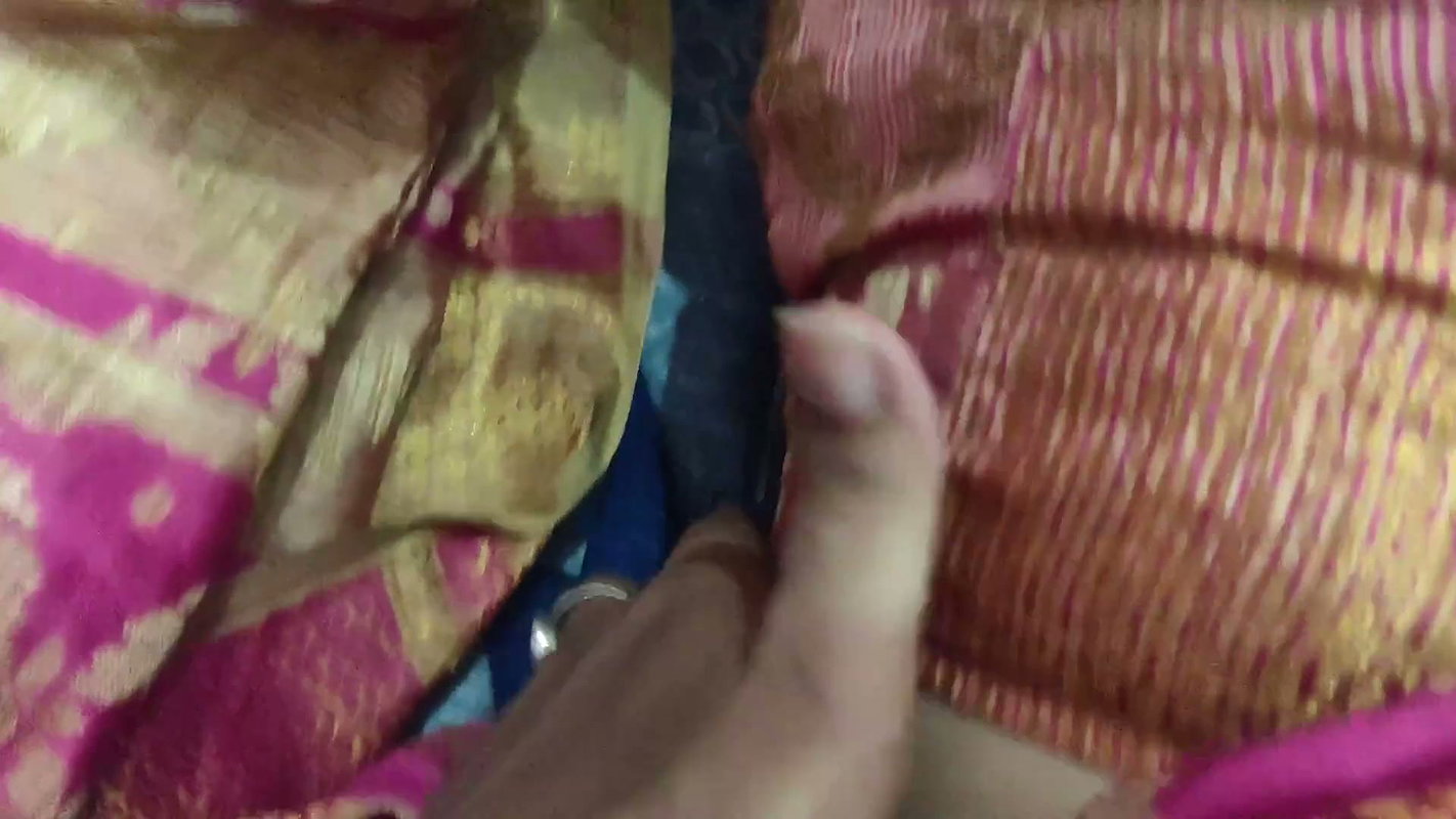 First Time Sex With My Teen Stepsister in Saree – I Fuck Virgin Desi Stepsister in Home
