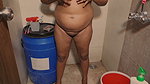 Woshroom me naha rahi thi bhabhi achanak padosi aa gaya uske baad ufffffff