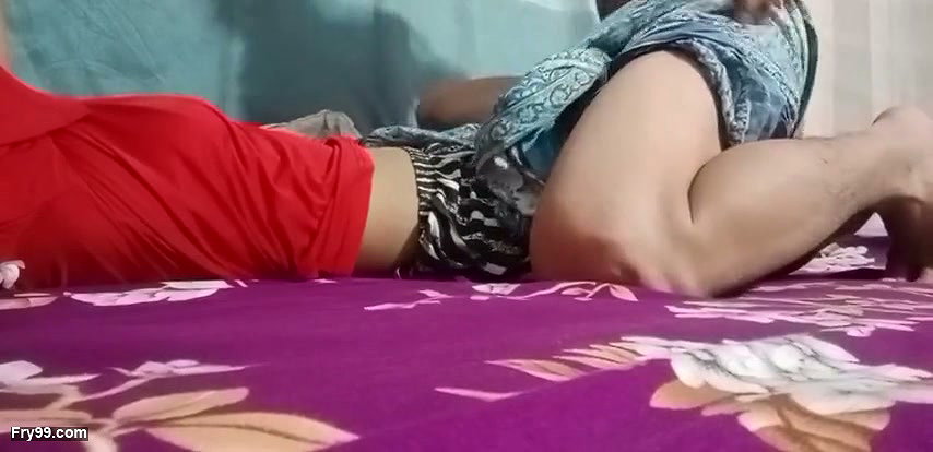 I went to indian bhabhi’s house during summer vacation and enjoyed a lot with my lovely indian bhabhi, Indian bhabhi sex video
