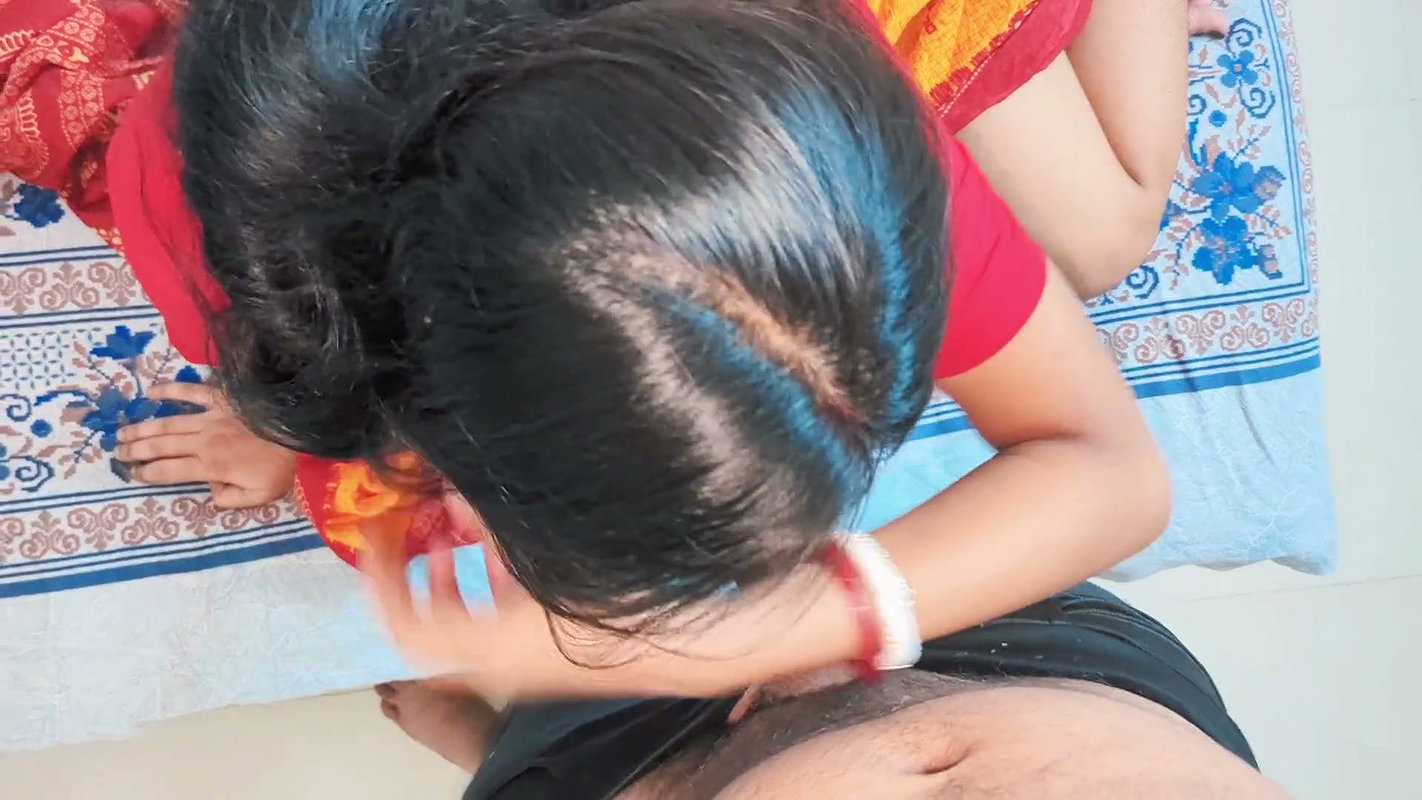 Newly Married Desi Indian Wife Hardcore Sex in Saree and Creampied