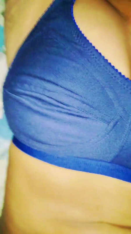 Pooja Put Her Hand in Wife’s Pussy and Inserted Cucumber, Pussy and Ass Exploded