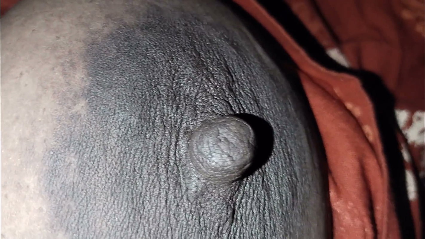 Stepmom Show Milky Boobs and Juicy Pussy