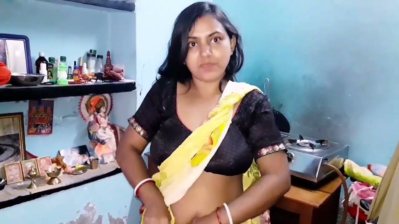 Pussy sealed ass Komal’s husband is very sexy wearing a cleansing jeans top