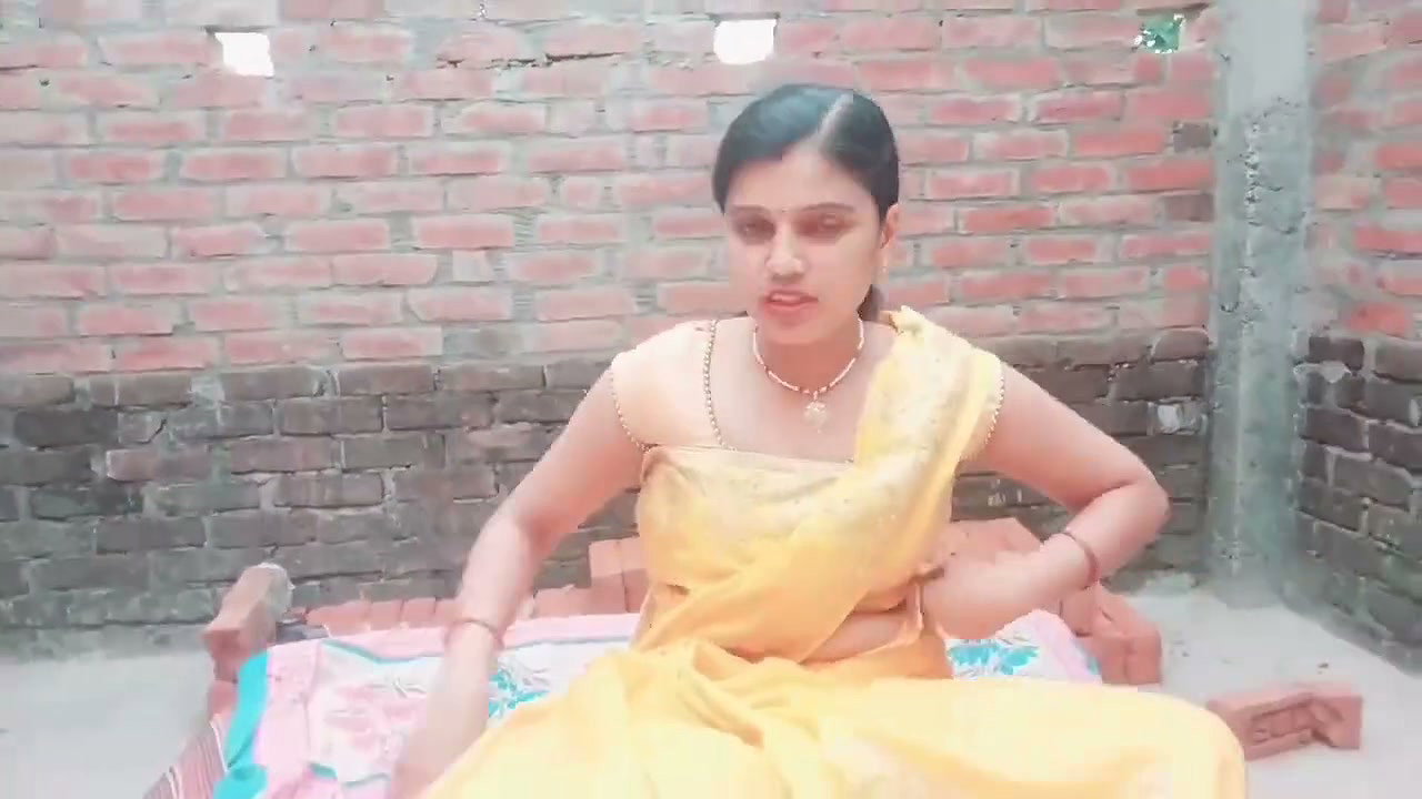 Watching Indian outdoor stepmom take a hot bath makes her stepson go crazy for fucking her