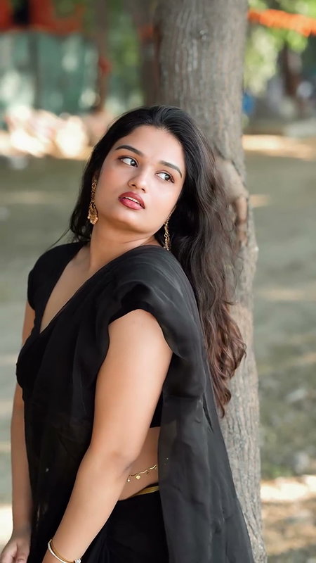 homely girl boobs in blouse sexy navel show