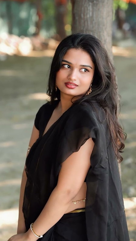 homely girl boobs in blouse sexy navel show