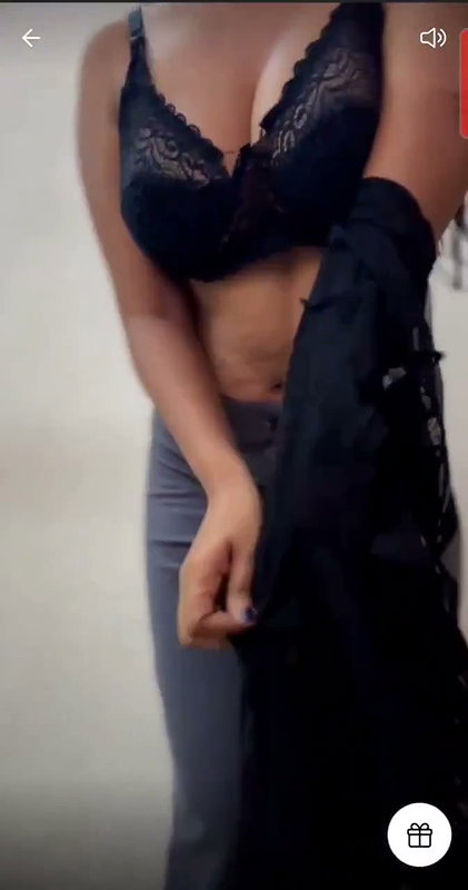 GF CURVY ASS AND MOUTHWATERING BOOBS SHOW ON CAM