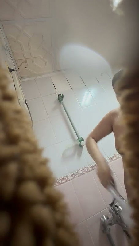 MAAL BHABHI NUDE BATHING & CHANGING SECRETLY CAPTURED 2 CLIPS 2 2