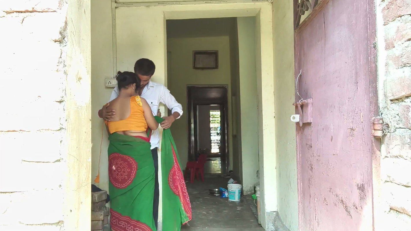 Singh hot scene – Maid-Malik, Saree removed, Navel caressed