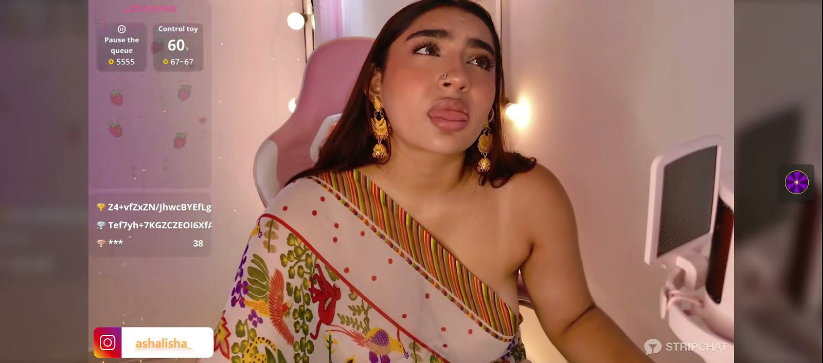 babe in saree without blouse Exposing Boobs With Nipple