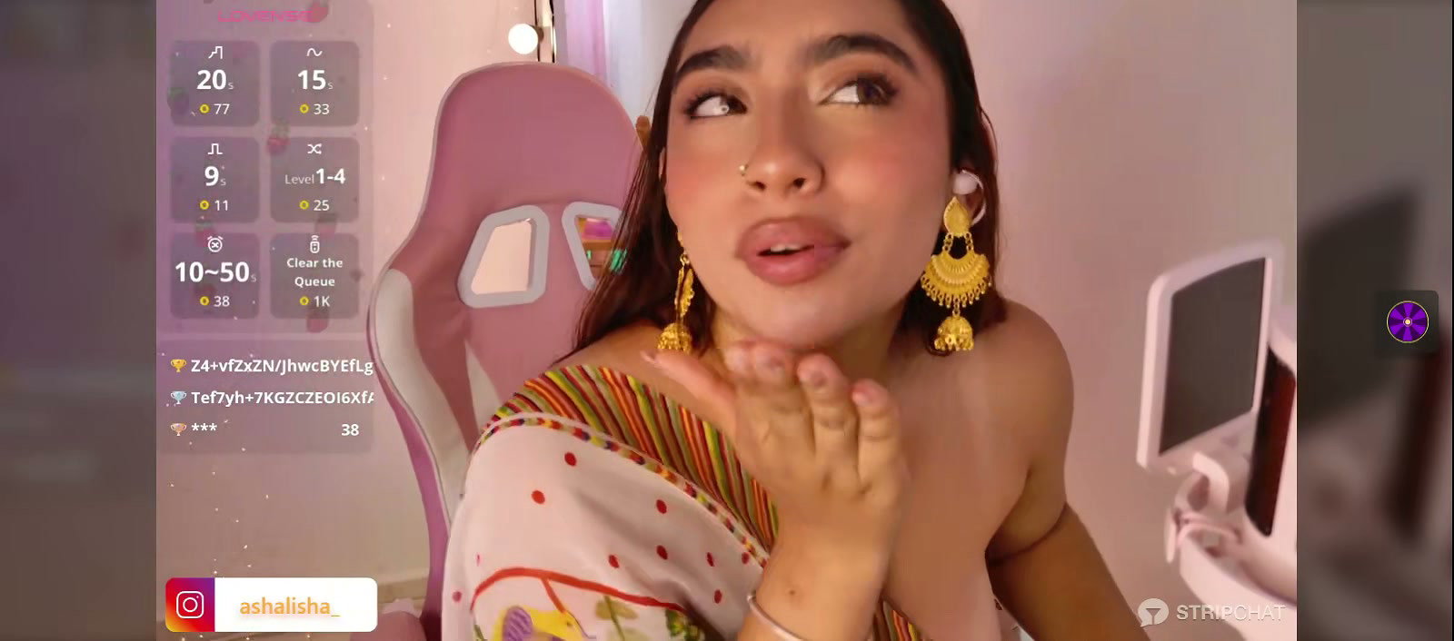 babe in saree without blouse Exposing Boobs With Nipple