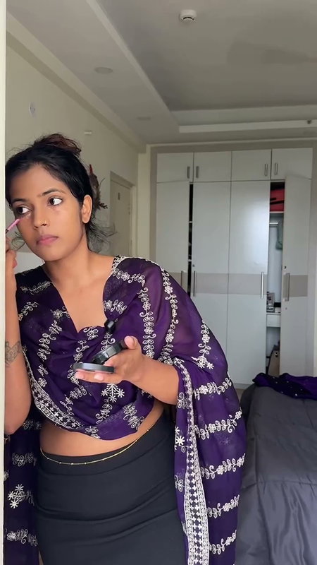 girl open boobs in blouse and hot navel deep show