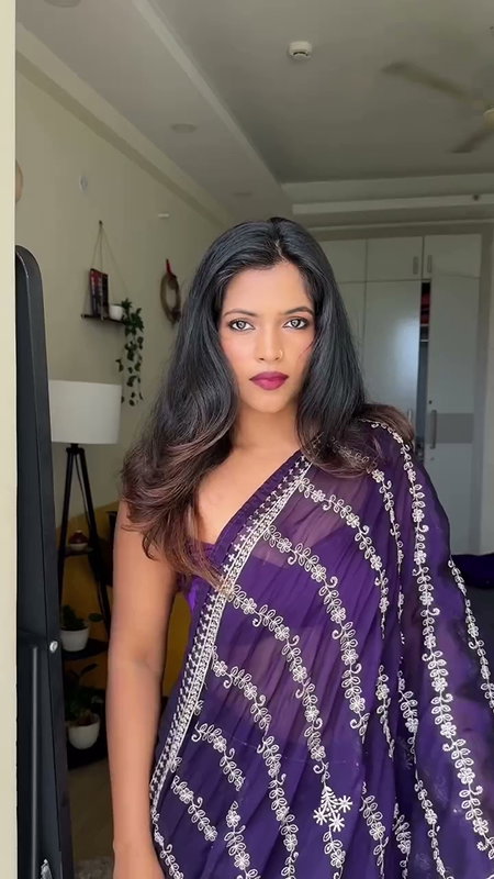 girl open boobs in blouse and hot navel deep show