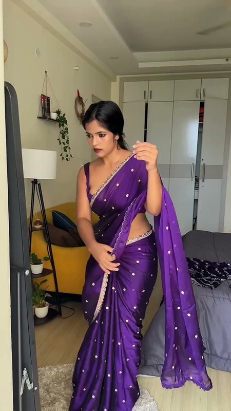 girl open boobs in blouse and hot navel deep show