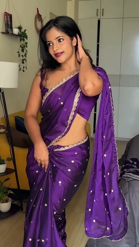 girl open boobs in blouse and hot navel deep show