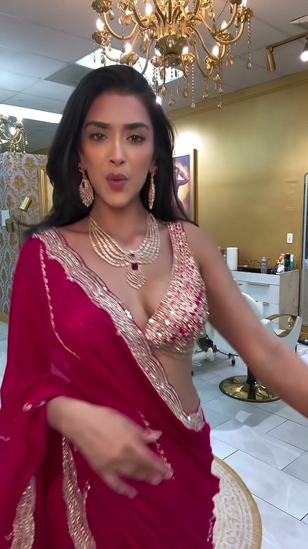 KIRAN TOO CAPTIVATING SEXY WIFE MATERIAL IN RED SAREE