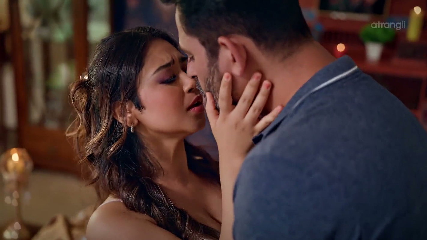 Bole, Priyanka Katwani Hot Scenes Compilation – Angel Priya