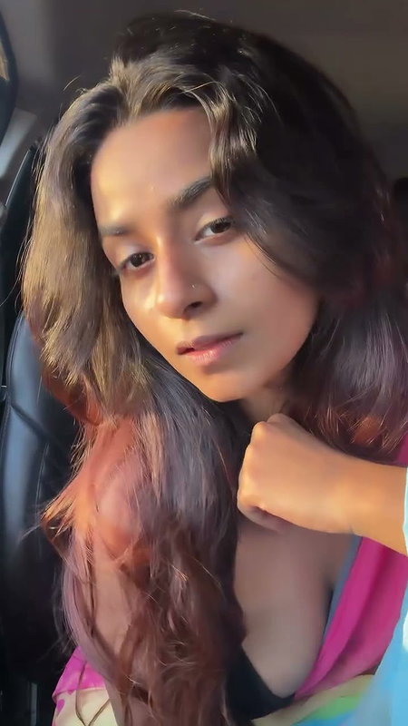 KHAN POPPING BOOBS CLEAVAGE IN SAREE 2
