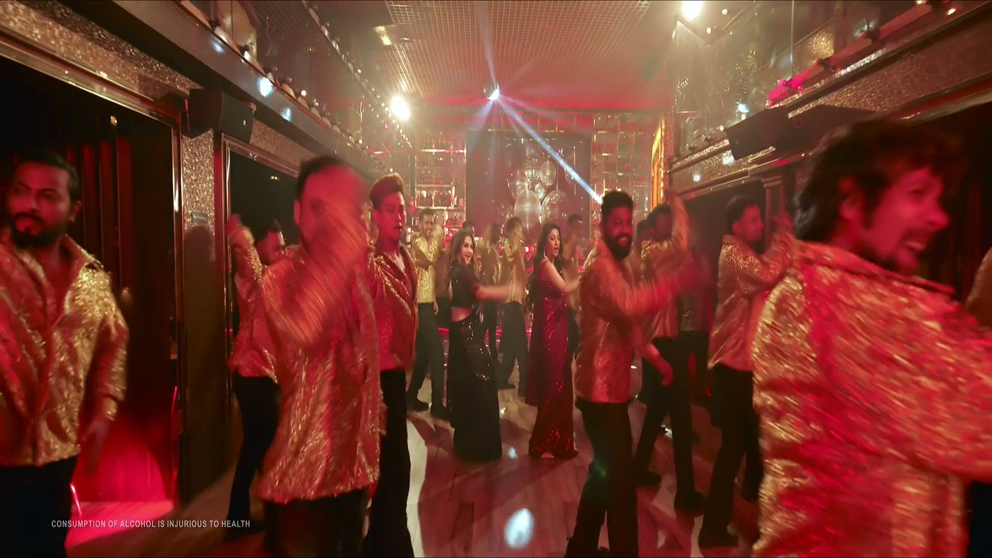 Mukherjee & Paoli Dam Sizzling Assets Tempting Shakes Hot Song HD Bibi Payra