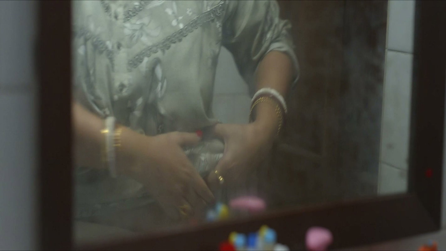 Mukherjee Busty Milfy Waist Pinched Hard Milky Cleavage Scenes HD Bibi Payra