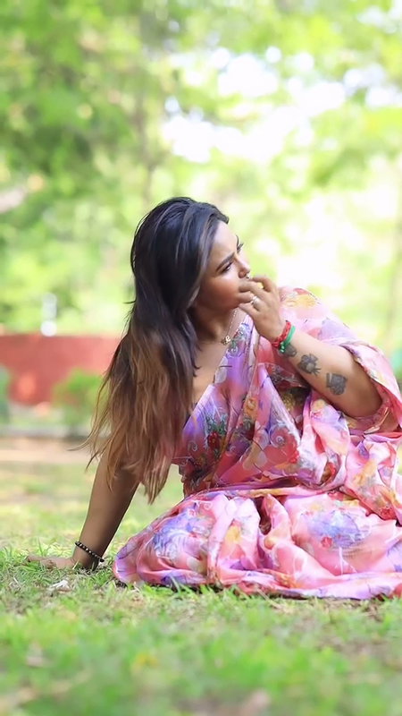 actress Archana seducing hot photoshoot in saree