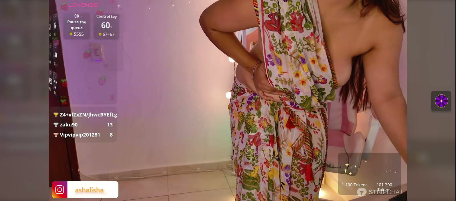 GIRL IN SAREE seducing pressing boobs